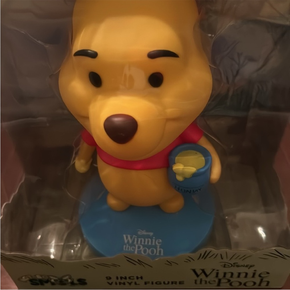 Disney Winnie the Pooh Vinyl Figure - Picture 3 of 8